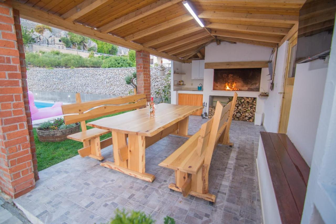 Village Holiday Apartman With Heated Pool Maslina Kostanje Екстер'єр фото