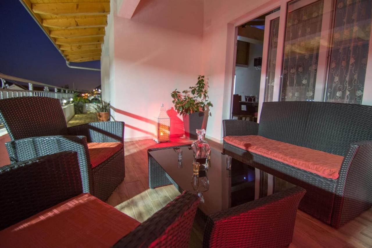 Village Holiday Apartman With Heated Pool Maslina Kostanje Екстер'єр фото