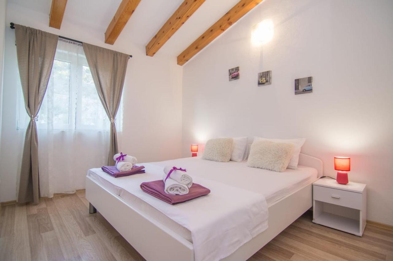 Village Holiday Apartman With Heated Pool Maslina Kostanje Екстер'єр фото