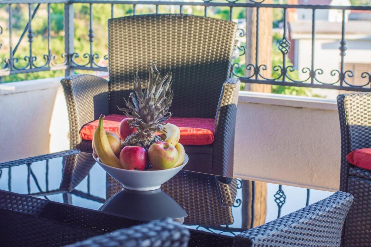 Village Holiday Apartman With Heated Pool Maslina Kostanje Екстер'єр фото