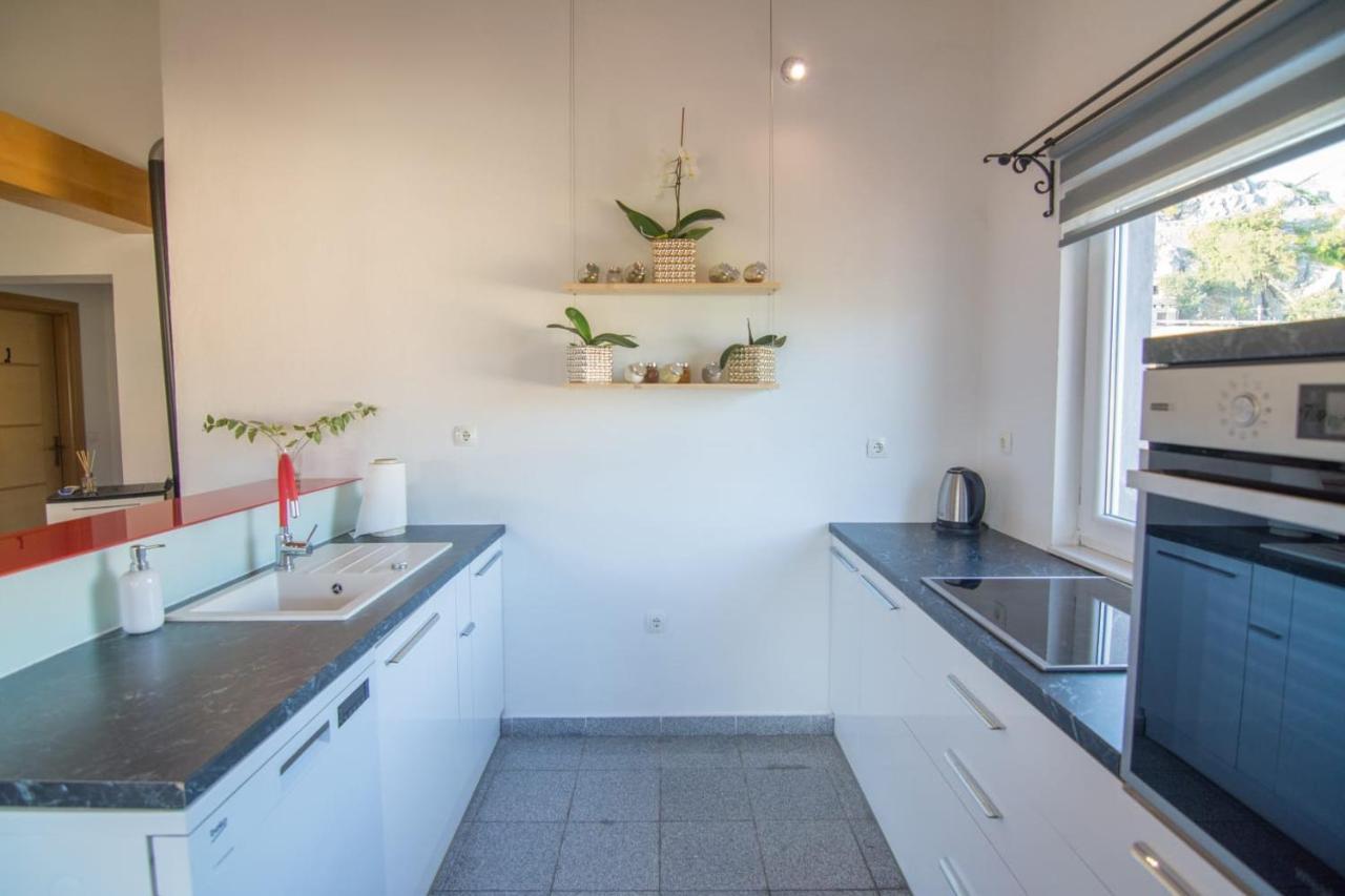 Village Holiday Apartman With Heated Pool Maslina Kostanje Екстер'єр фото