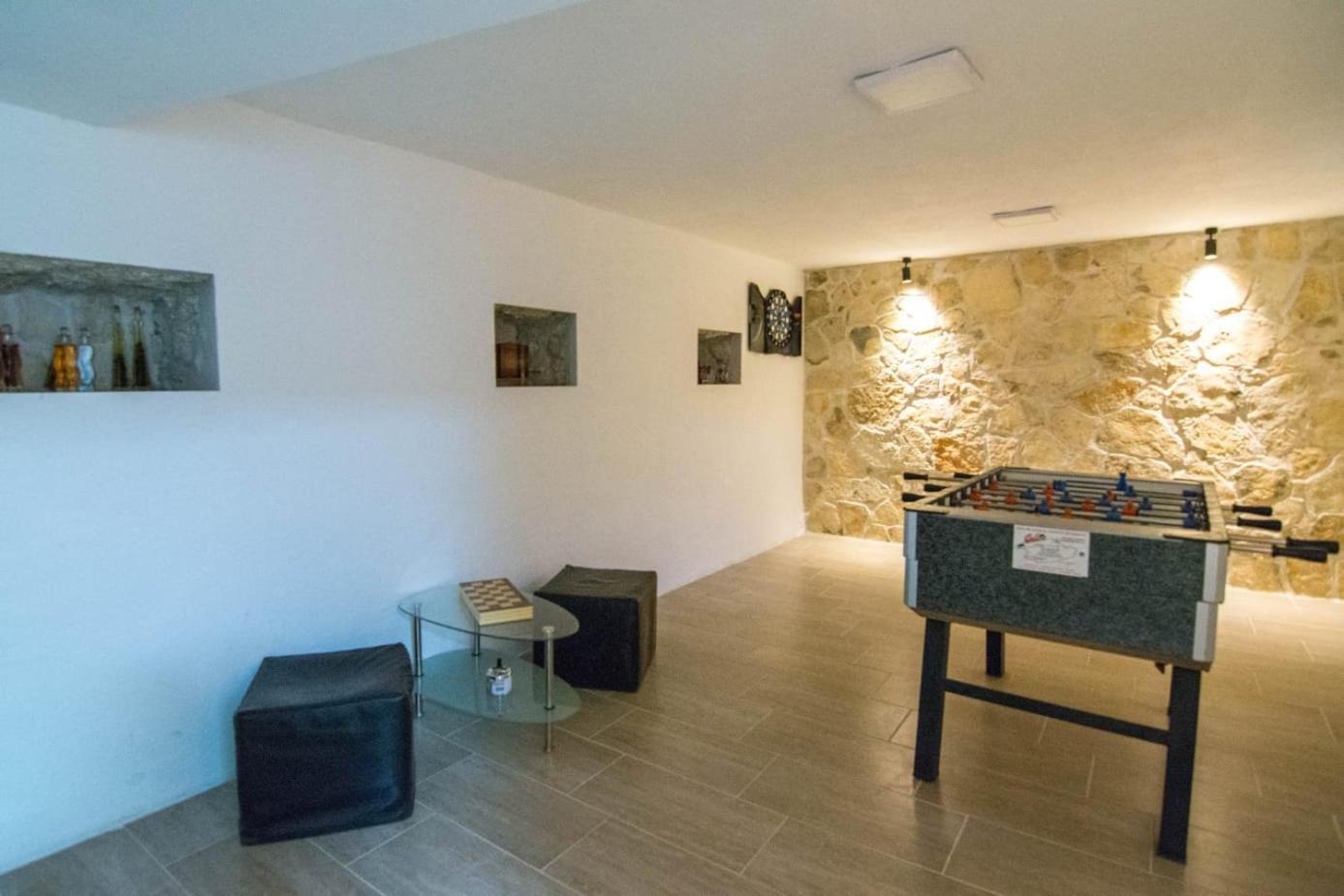 Village Holiday Apartman With Heated Pool Maslina Kostanje Екстер'єр фото