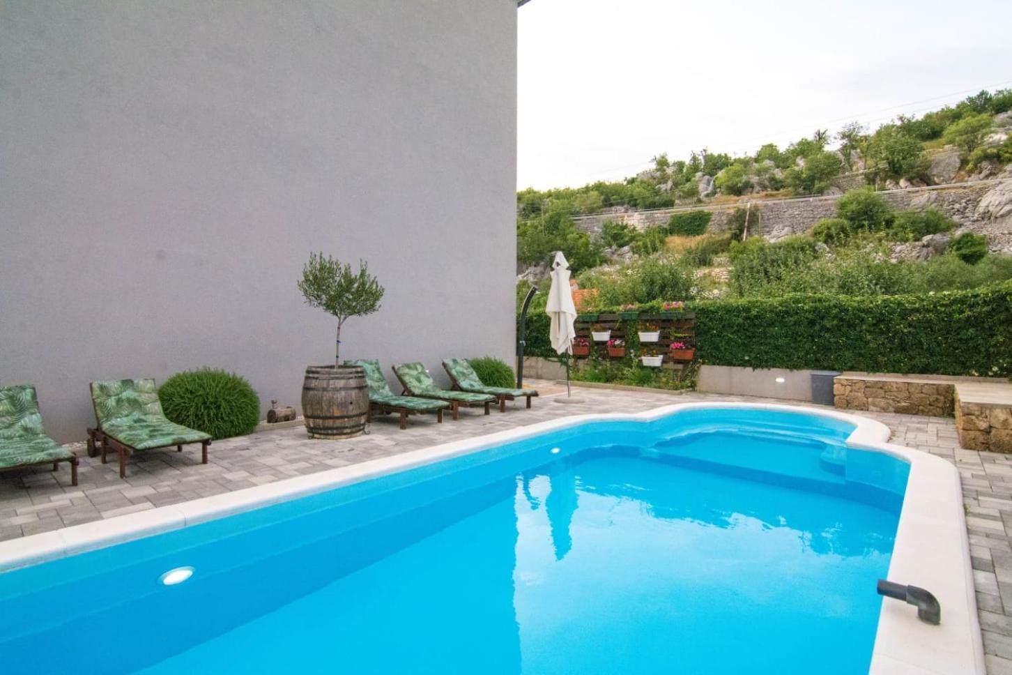 Village Holiday Apartman With Heated Pool Maslina Kostanje Екстер'єр фото